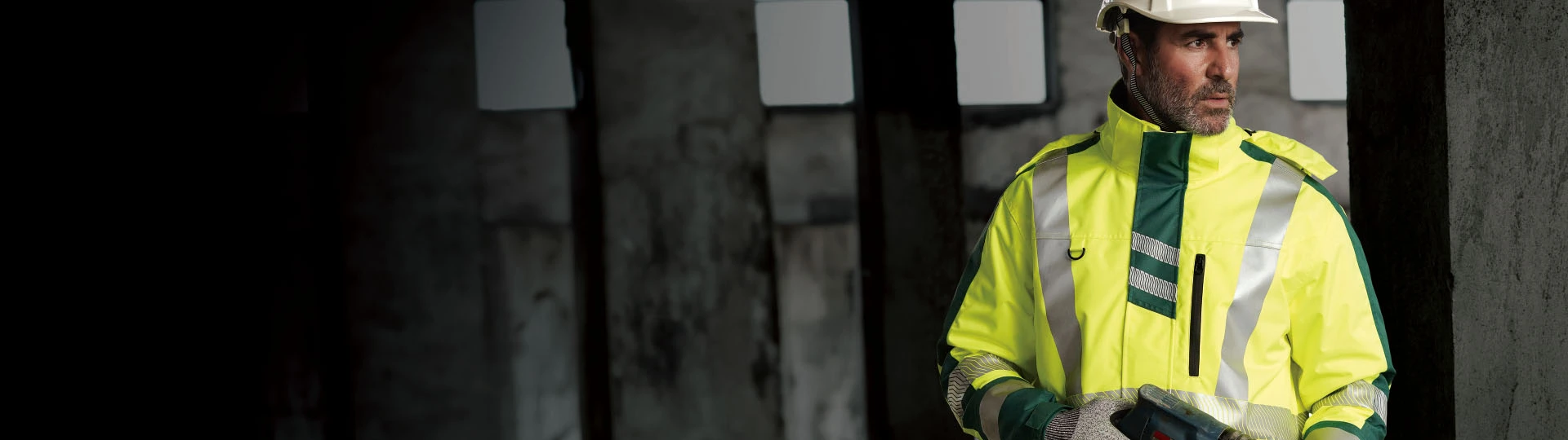 HI-VIS y pantalones reciclados