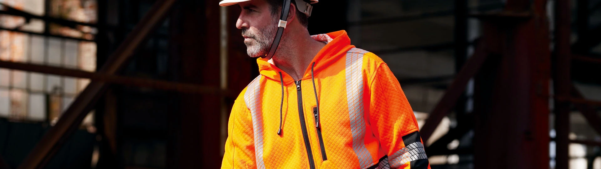 HI-VIS y pantalones regulares